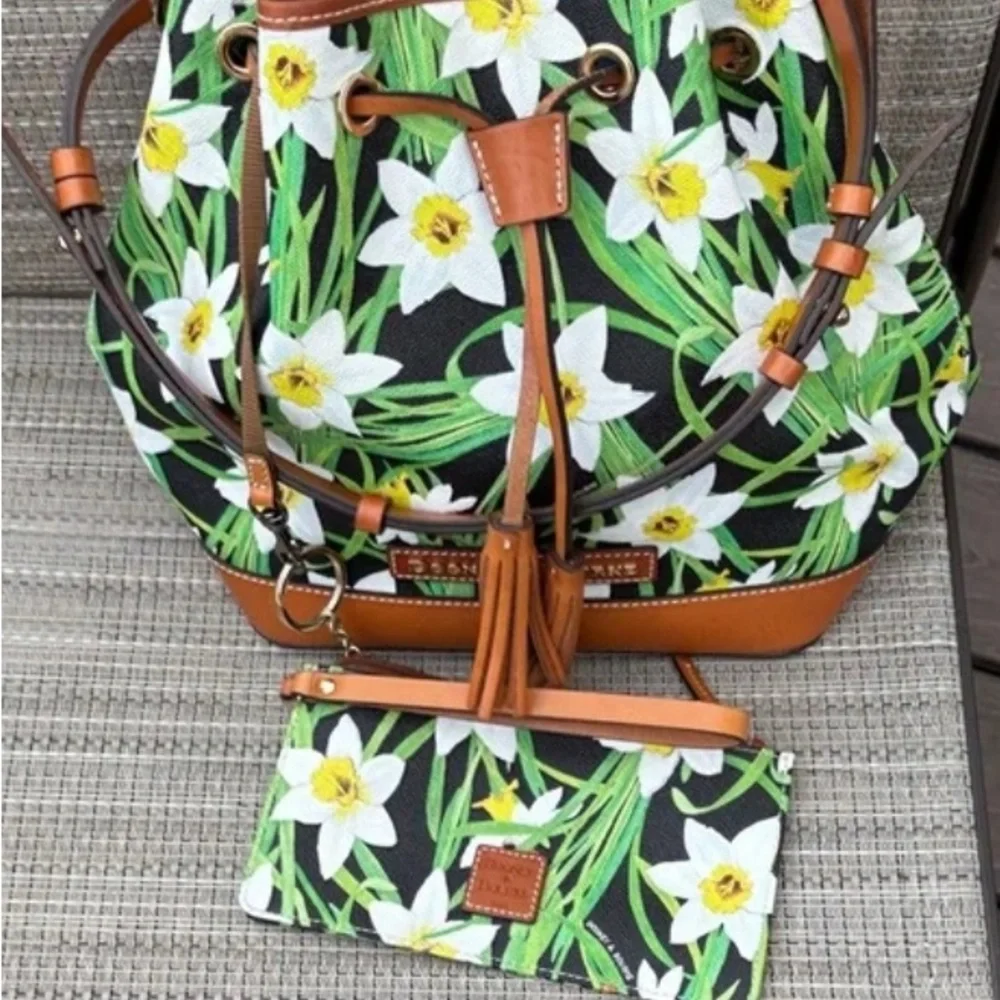 Dooney & Bourke Blue Daffodil bucket set nwt - Picture 2 of 5
